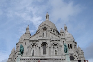 Another view of the Basilica of Sacré-Cœur.